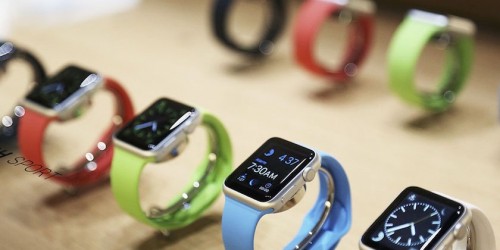 apple_watches_are_displayed_following_an_apple_event_in_san_francisco_XUCB-840x420