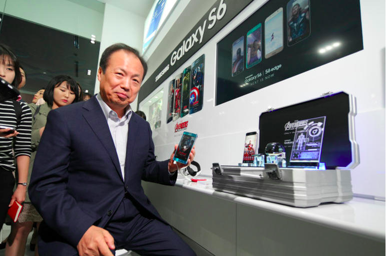 Samsung บอกใบ้แก็ดเจ็ตในหนัง 'Avengers' จะกลายเป็นของจริง