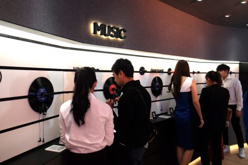 Samsung Experience Store Large