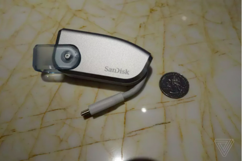 SanDisk 4TB flash drive